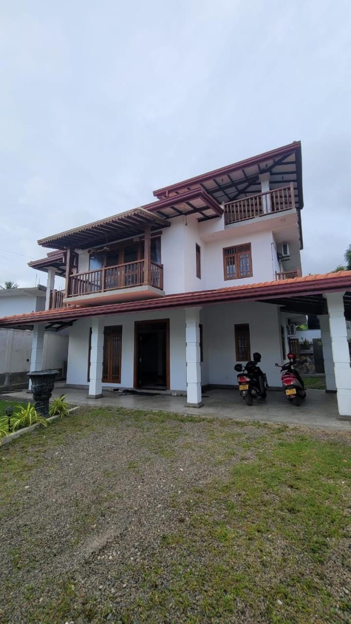 Yours 20Four Ahangama Ngoại thất bức ảnh