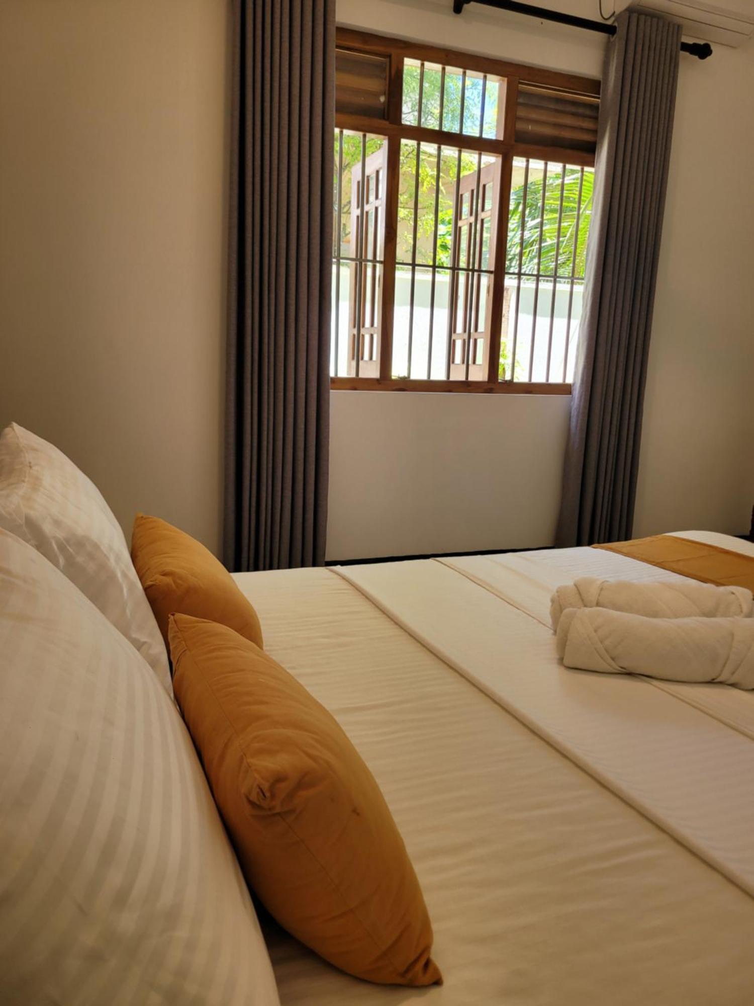 Yours 20Four Ahangama Ngoại thất bức ảnh