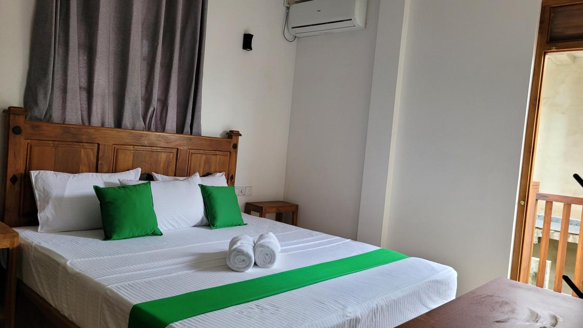 Yours 20Four Ahangama Ngoại thất bức ảnh
